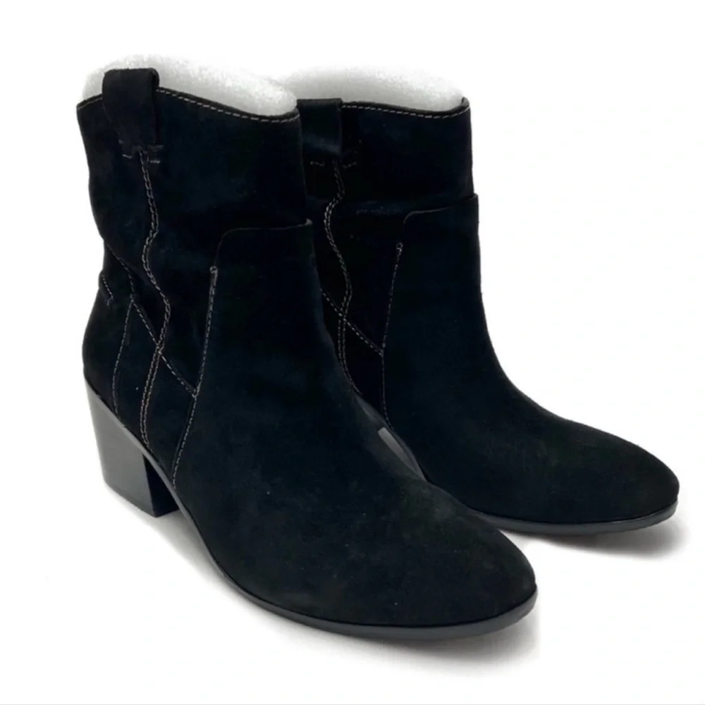 Vince Camuto Ankle Boots Black Suede Western Style Block Heel Maves Size 10.5